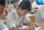 Vệt mực lạ trên bài thi có bị làm sao?